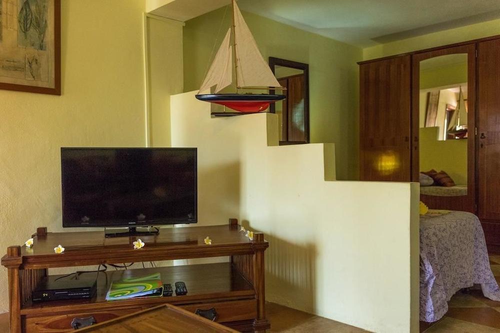 Sunset Villa Apartments