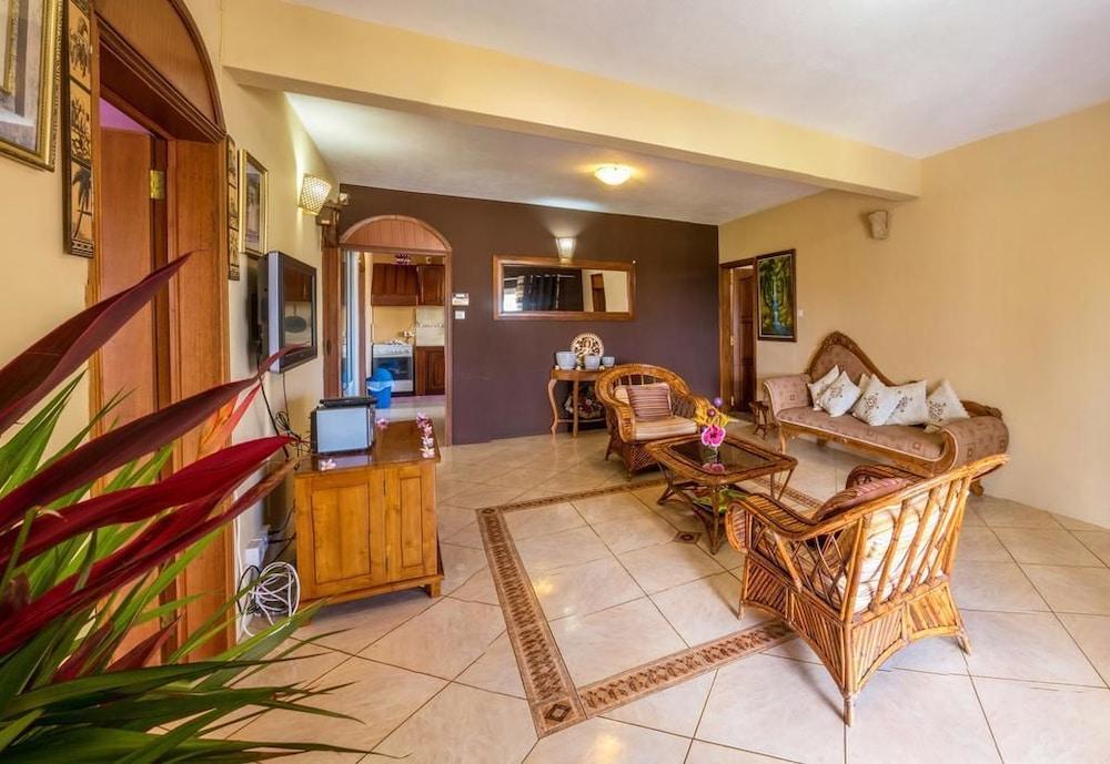 Sunset Villa Apartments