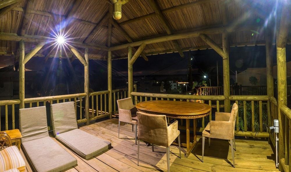 Sunset Villa Apartments