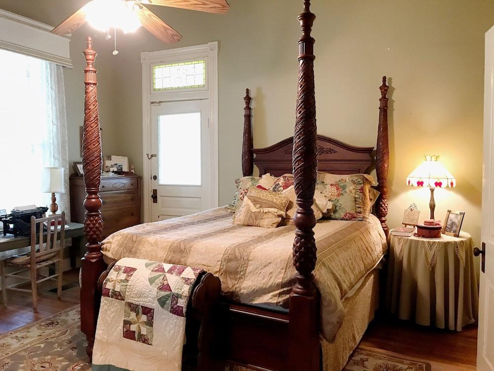 Clyde And Marie's Bed And Breakfast