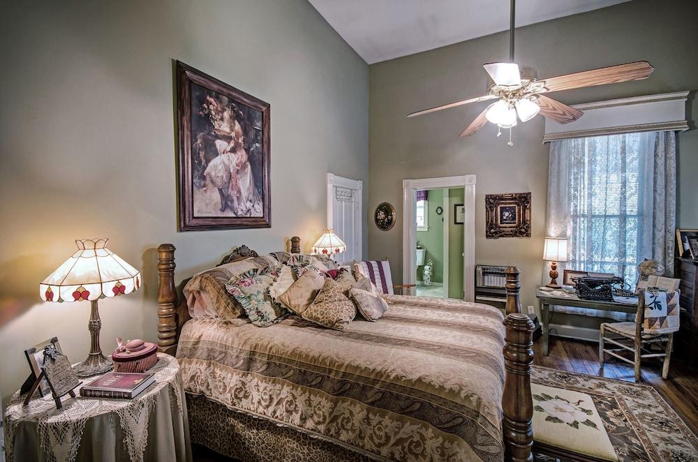 Clyde And Marie's Bed And Breakfast