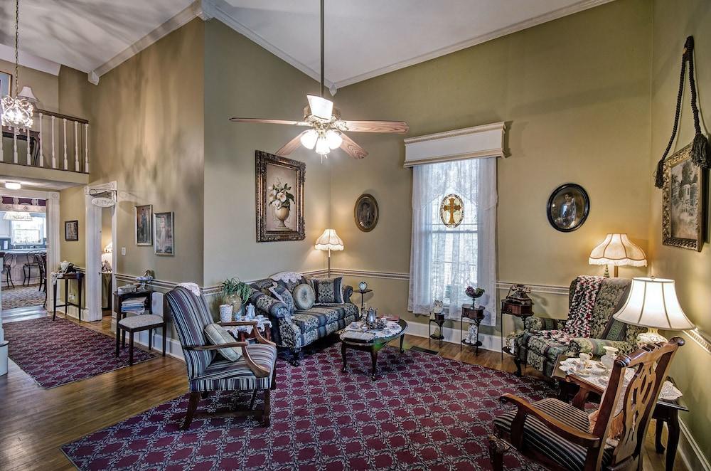 Clyde And Marie's Bed And Breakfast