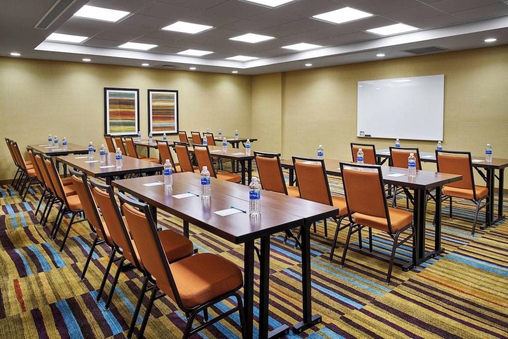 Fairfield Inn & Suites Alexandria