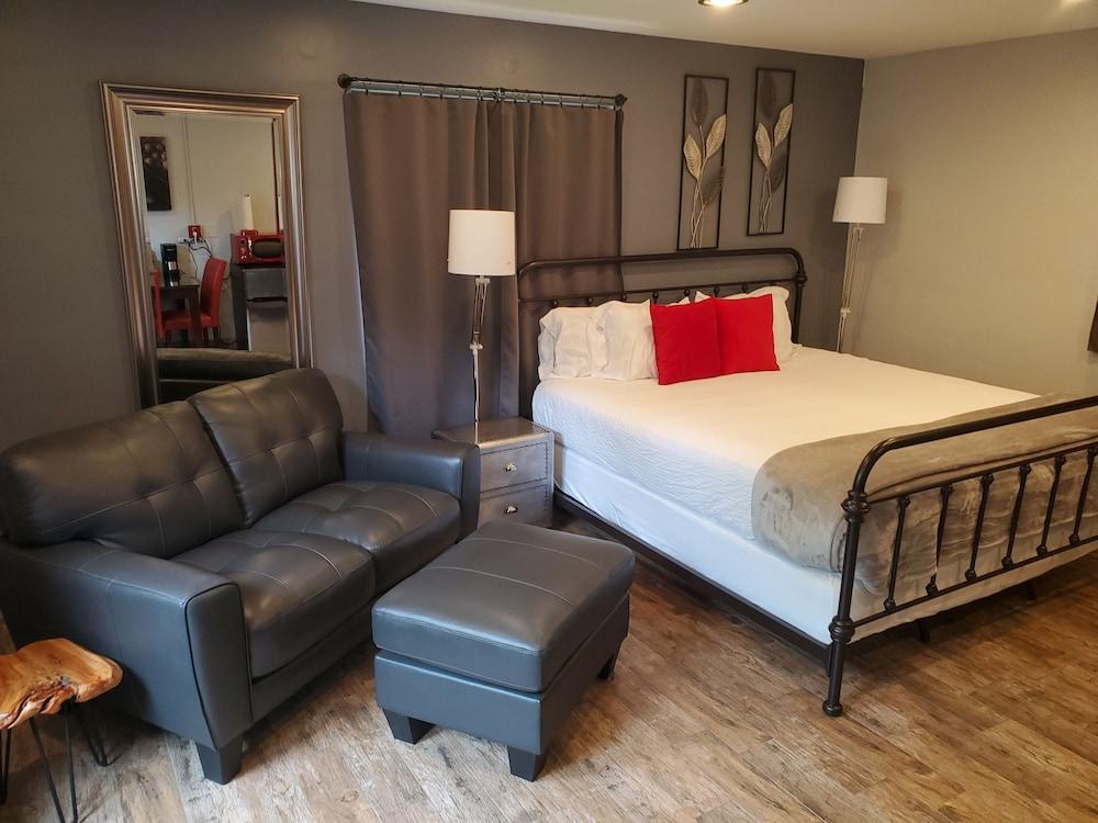 Winery Suites of Scottsdale
