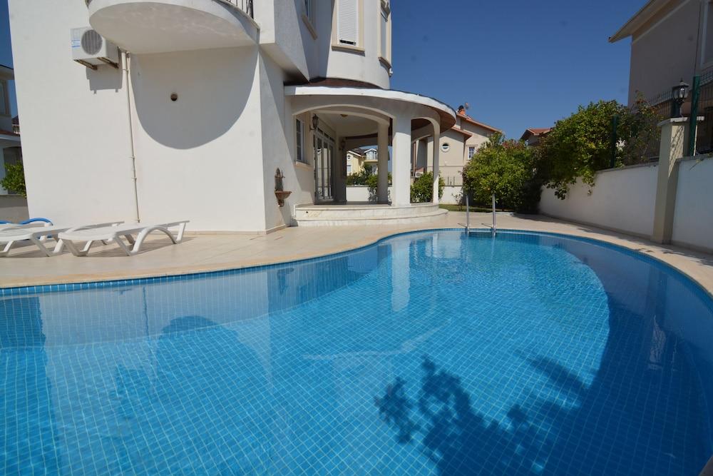 Bella Villas