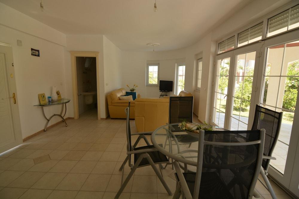 Bella Villas