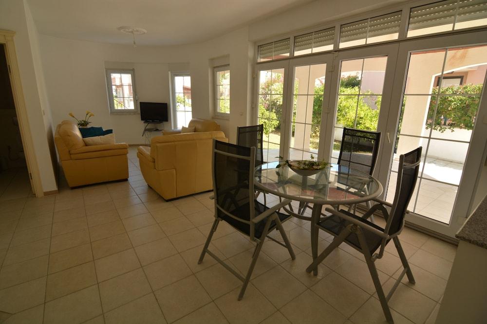 Bella Villas