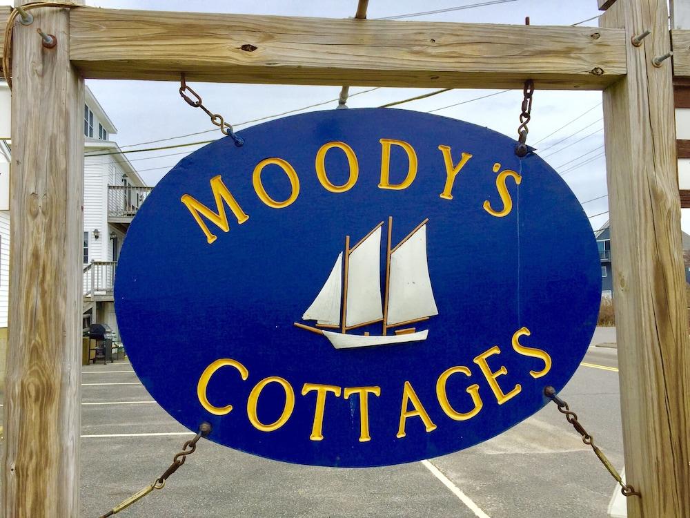 Moody's Cottages