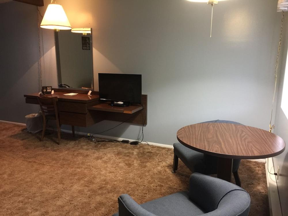 Idle A While Motel