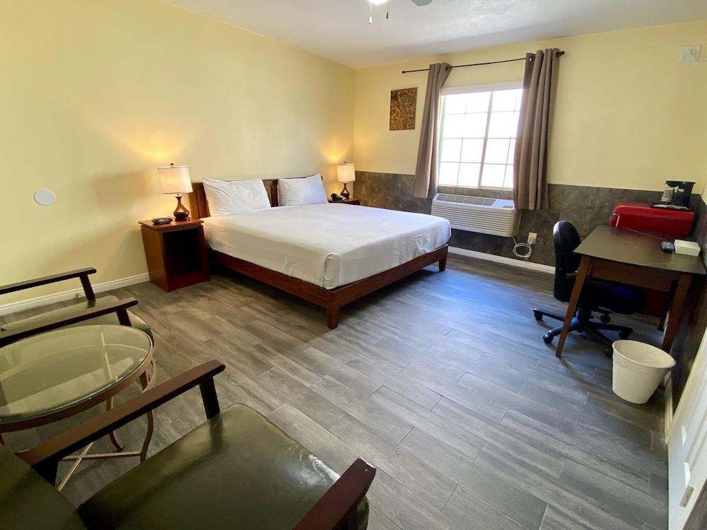 Europa Inn & Suites