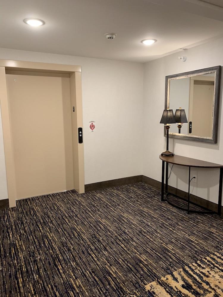 GrandStay® New London-Spicer