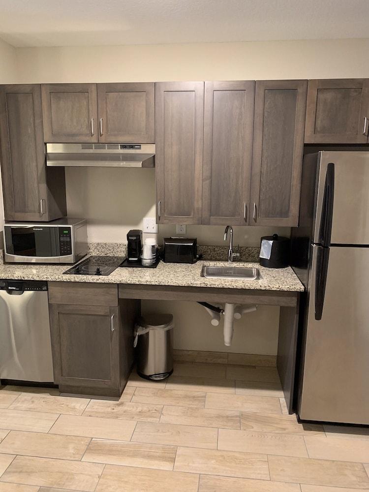 GrandStay® New London-Spicer