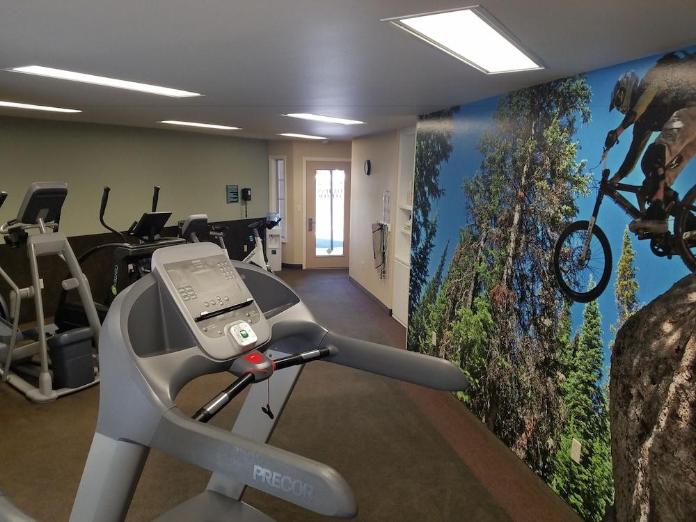 Redwood Hyperion Suites