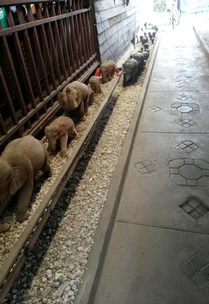 Inn Lhong Home