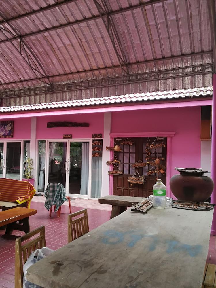 Baan Khun Resort