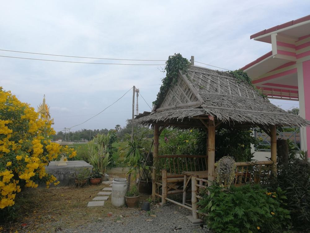 Baan Khun Resort