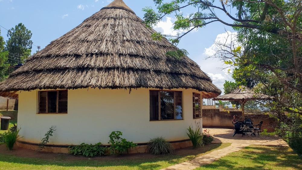Banda Lodge