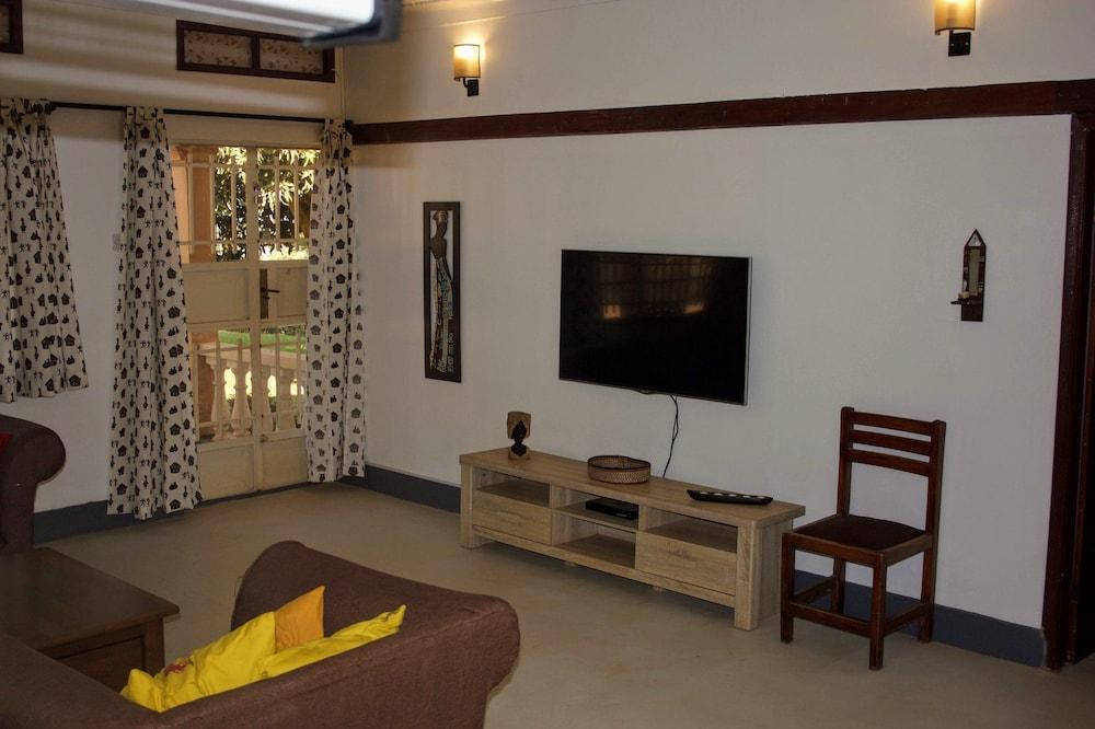 Banda Lodge