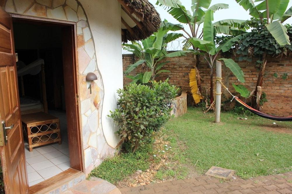 Banda Lodge