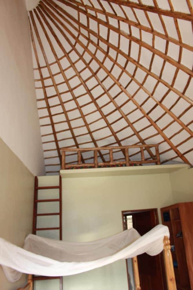 Banda Lodge