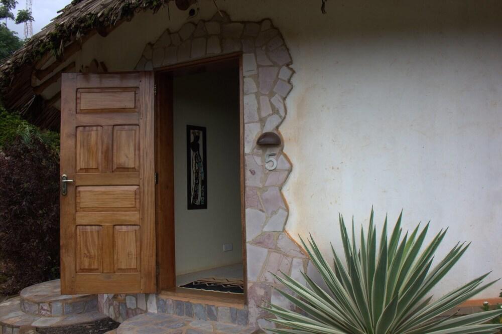 Banda Lodge