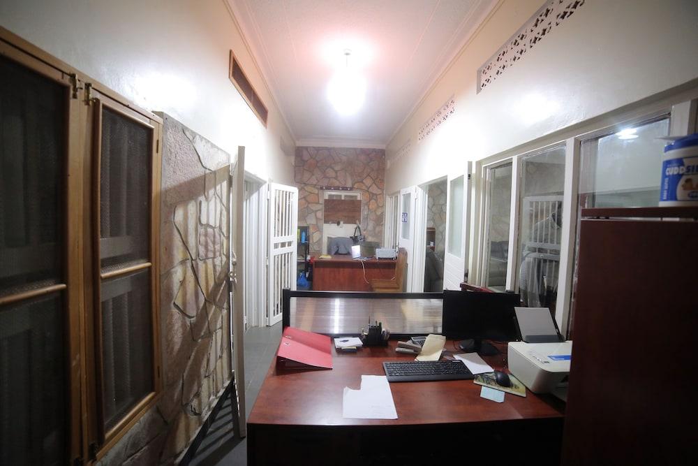 Entebbe Palm Hotel