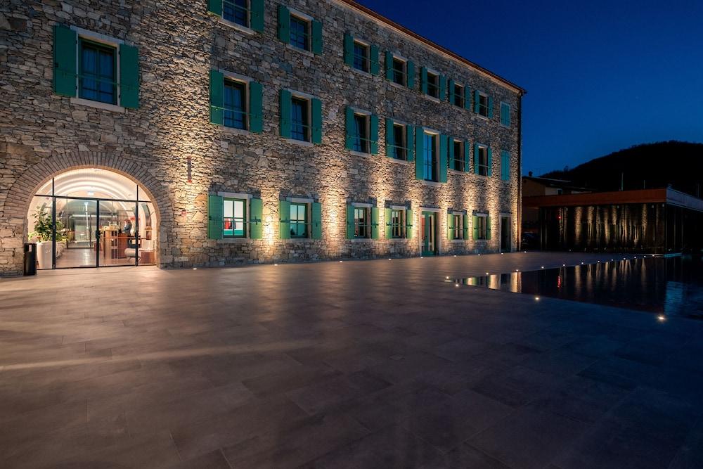 Wine & Heritage Hotel Roxanich