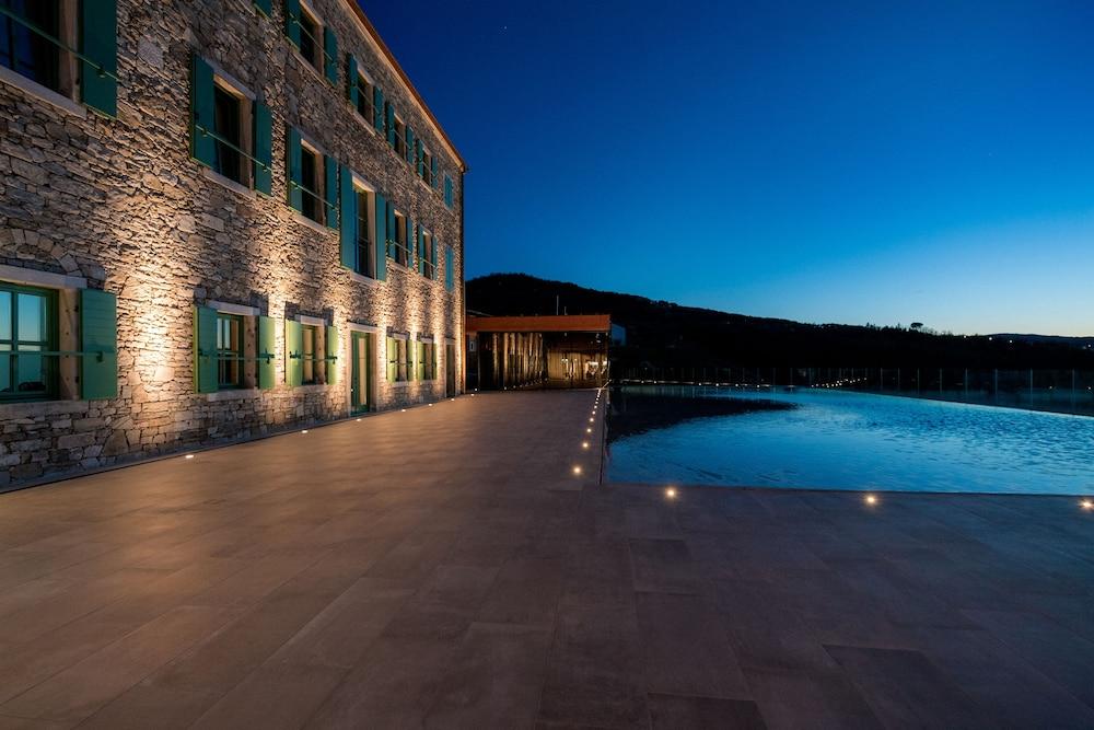 Wine & Heritage Hotel Roxanich