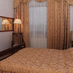 Cronwell Inn Tursunt Hotel