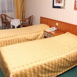 Cronwell Inn Tursunt Hotel