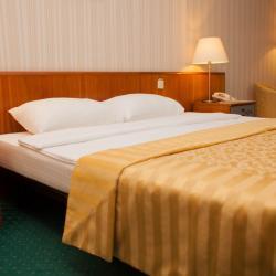 Cronwell Inn Tursunt Hotel