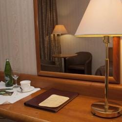 Cronwell Inn Tursunt Hotel