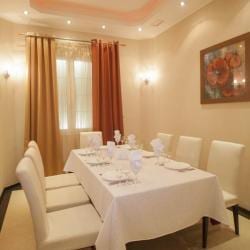 Cronwell Inn Tursunt Hotel