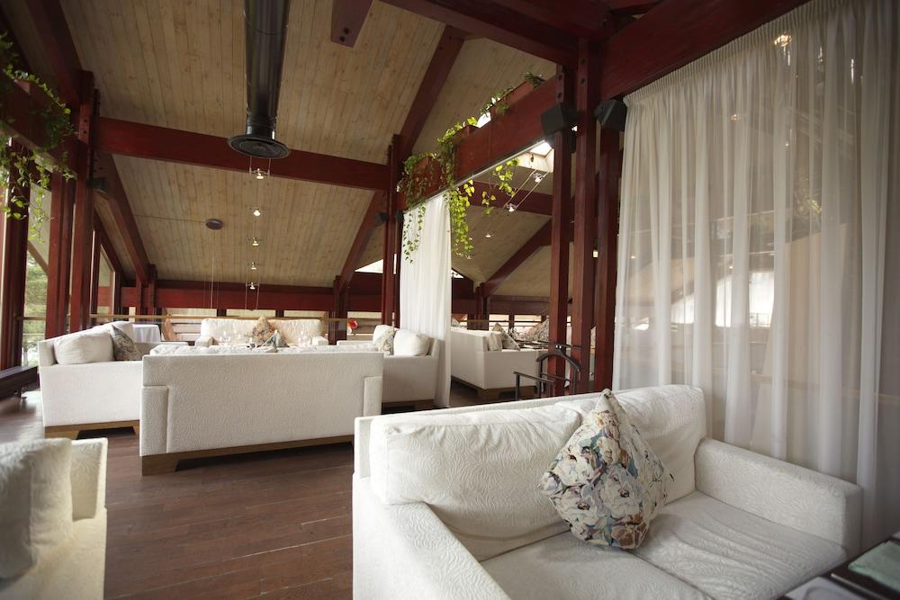 Country Park Hotel