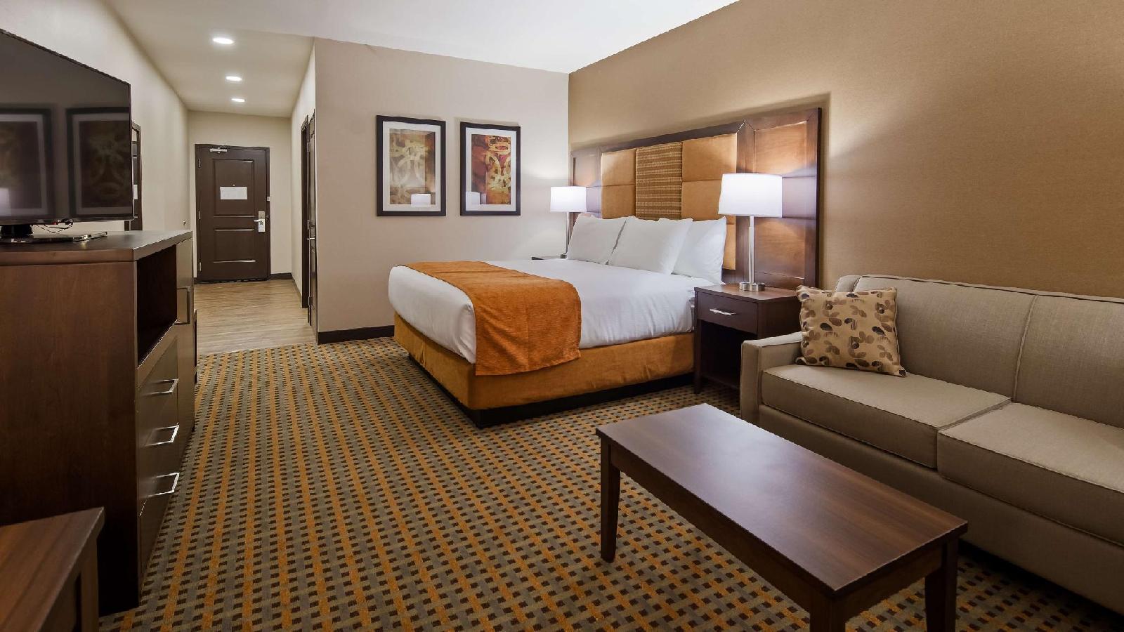 Best Western Plus Hinton Inn & Suites