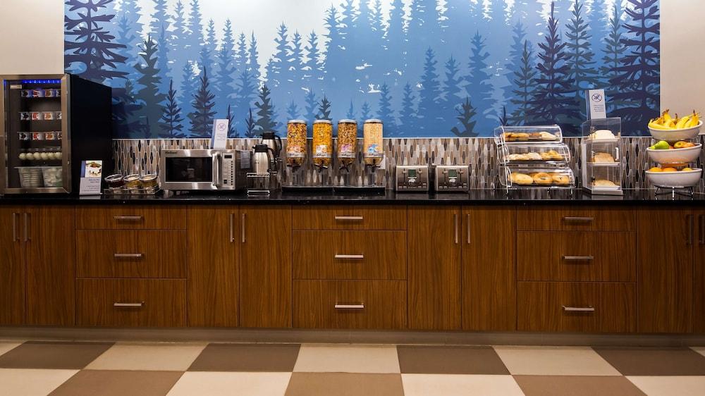 Best Western Plus Hinton Inn & Suites