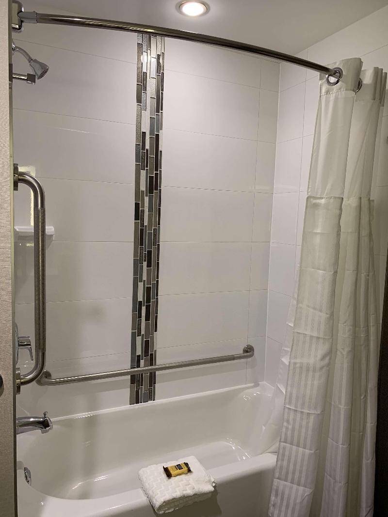 Best Western Plus Hinton Inn & Suites