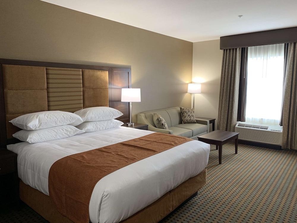 Best Western Plus Hinton Inn & Suites