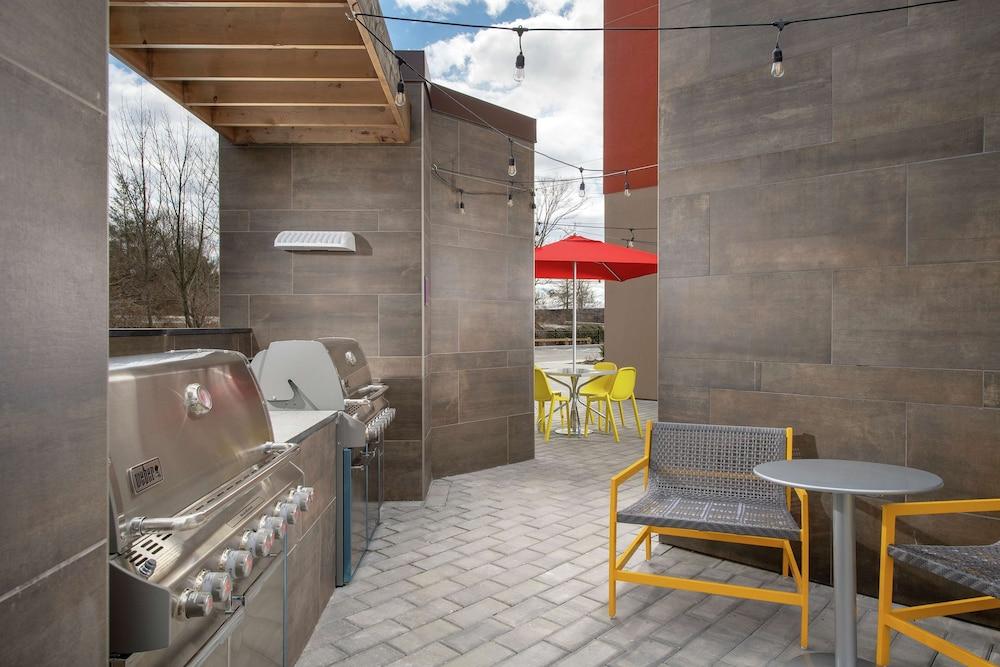 Home2 Suites by Hilton-Edison, NJ