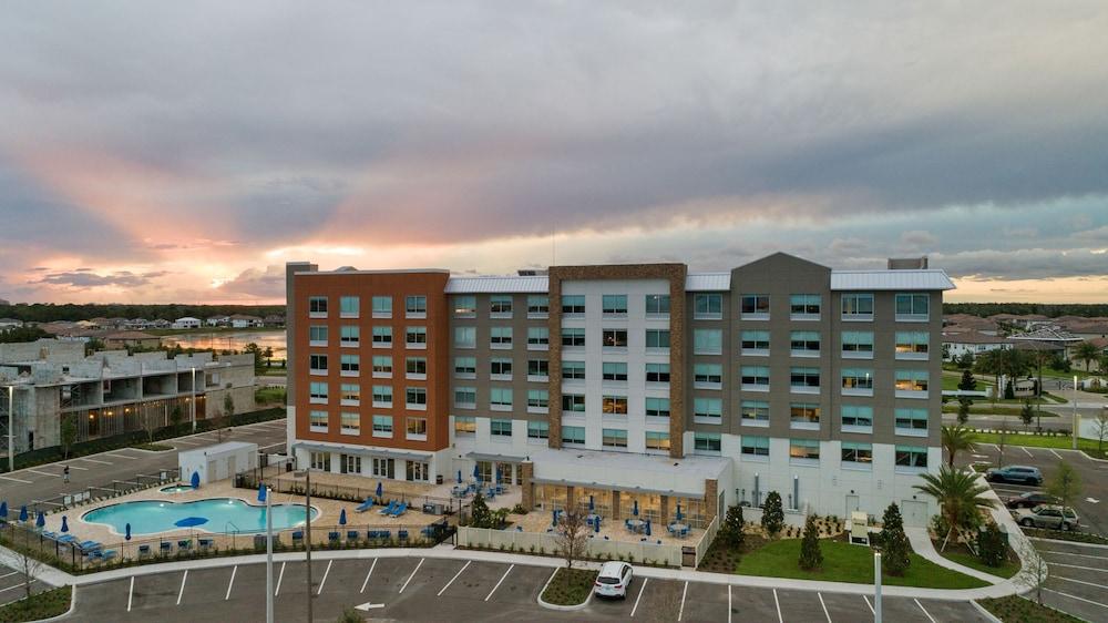 Holiday Inn Express Orlando - Lk Buena Vista Area