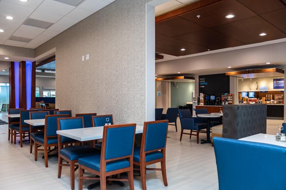 Holiday Inn Express Orlando - Lk Buena Vista Area