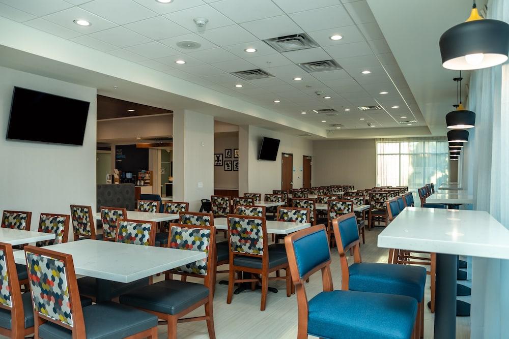 Holiday Inn Express Orlando - Lk Buena Vista Area