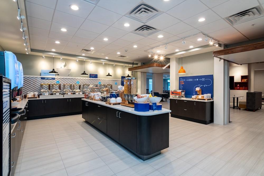 Holiday Inn Express Orlando - Lk Buena Vista Area