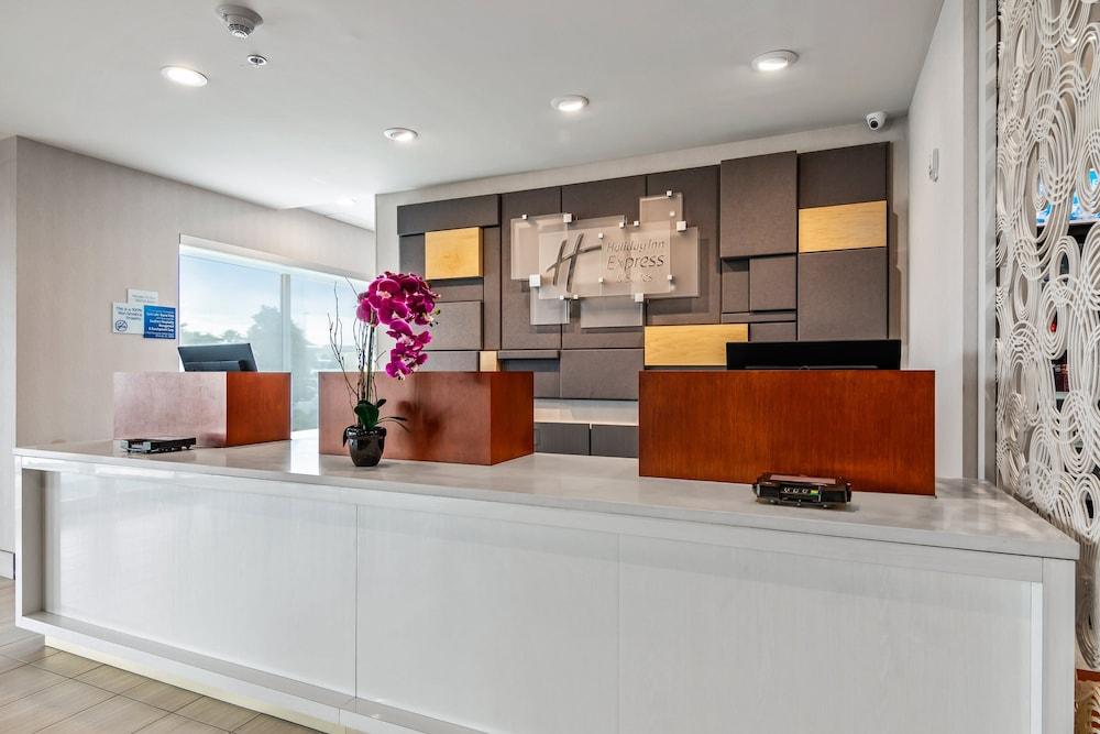 Holiday Inn Express Orlando - Lk Buena Vista Area