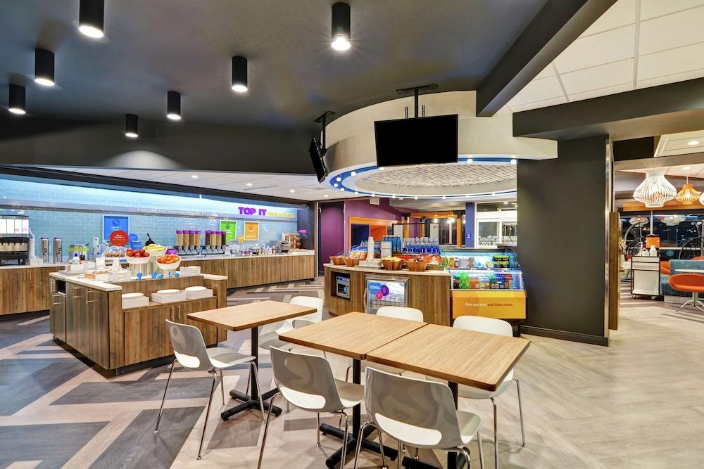 Tru by Hilton Richmond