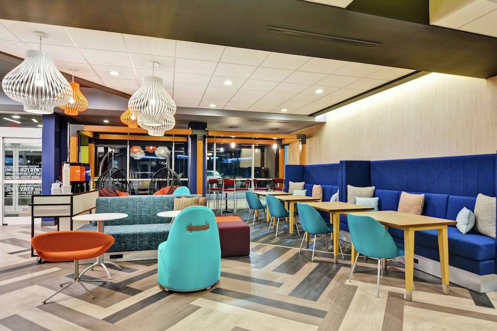 Tru by Hilton Richmond