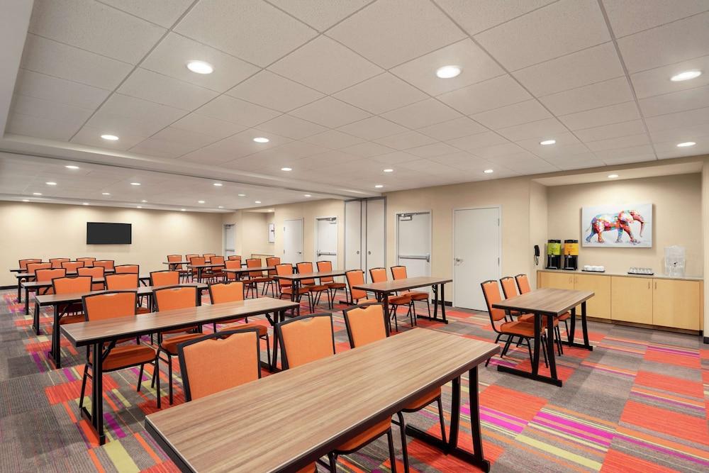 Home2 Suites By Hilton Woodbridge Potomac Mills