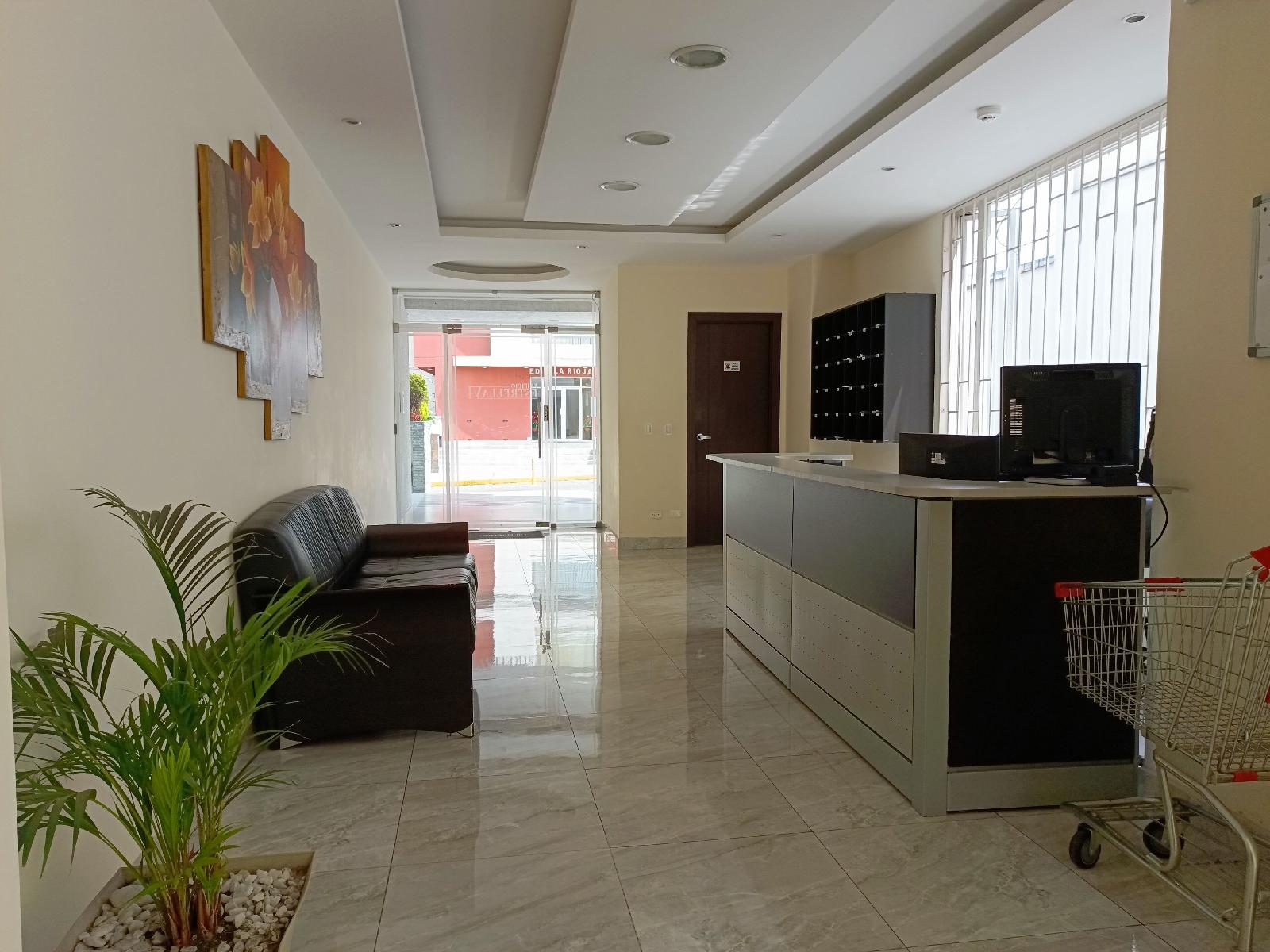 Plaza Foch Area - Apartments With Balcony