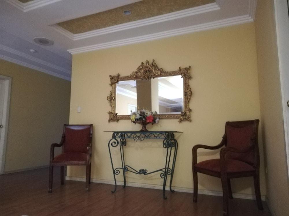 Hotel Bombuscaro