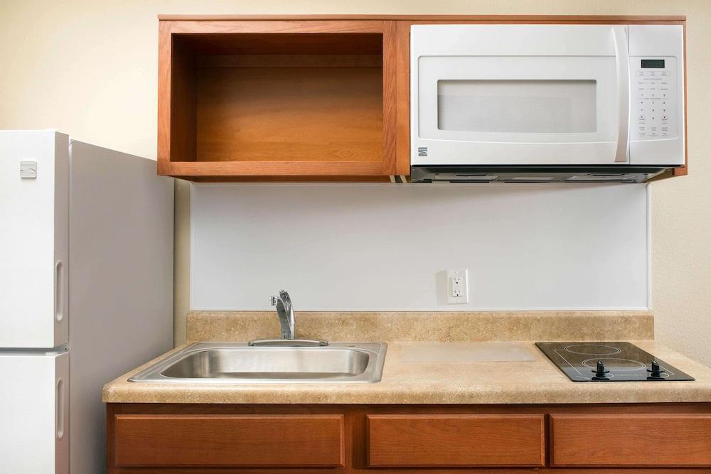 WoodSpring Suites Fort Lauderdale